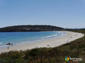 Отель The Beach Escape  Примроуз Сандс